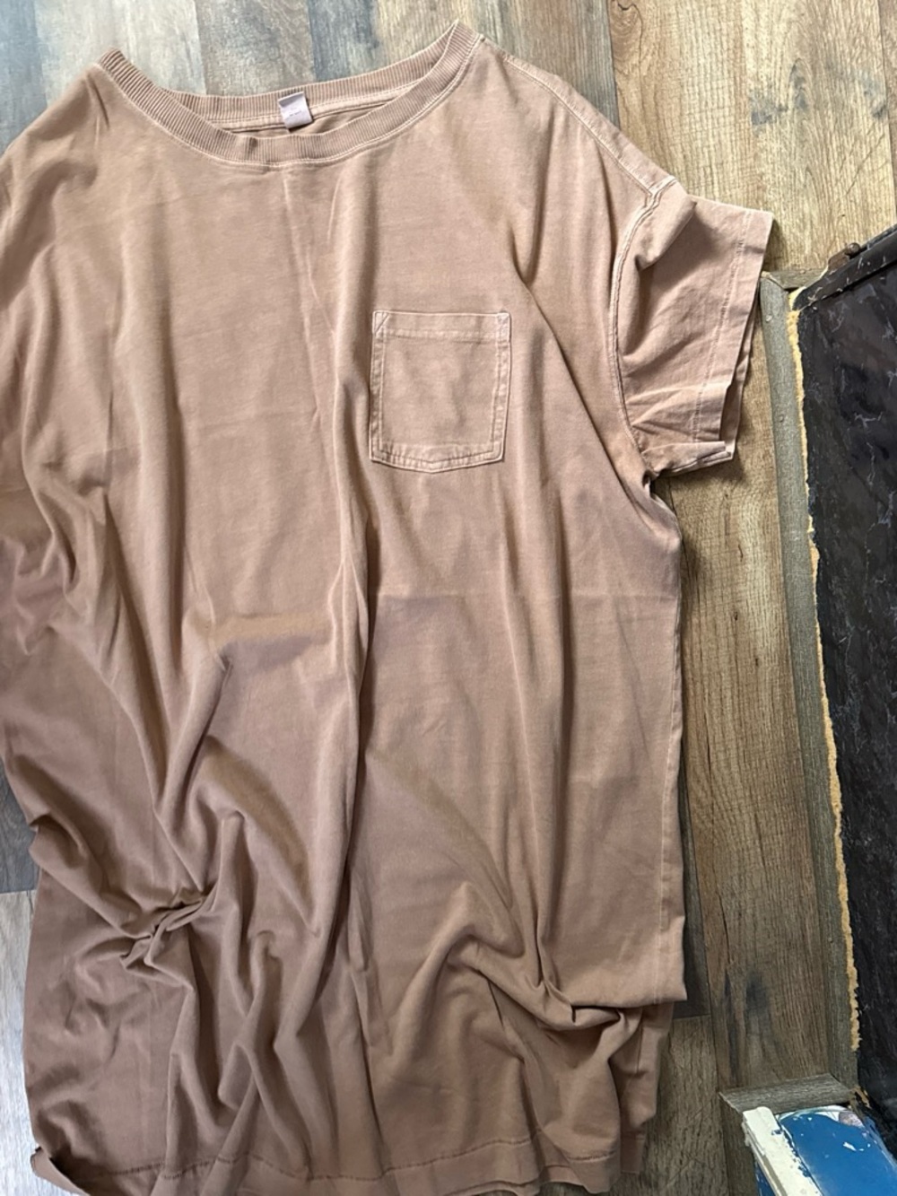 Old Navy women’s Pocket Tee - Taupe